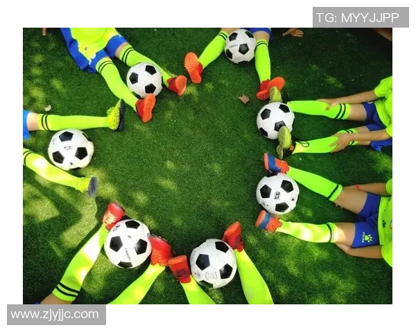 提升足球技能的趣味训练游戏让孩子们在快乐中成长与进步